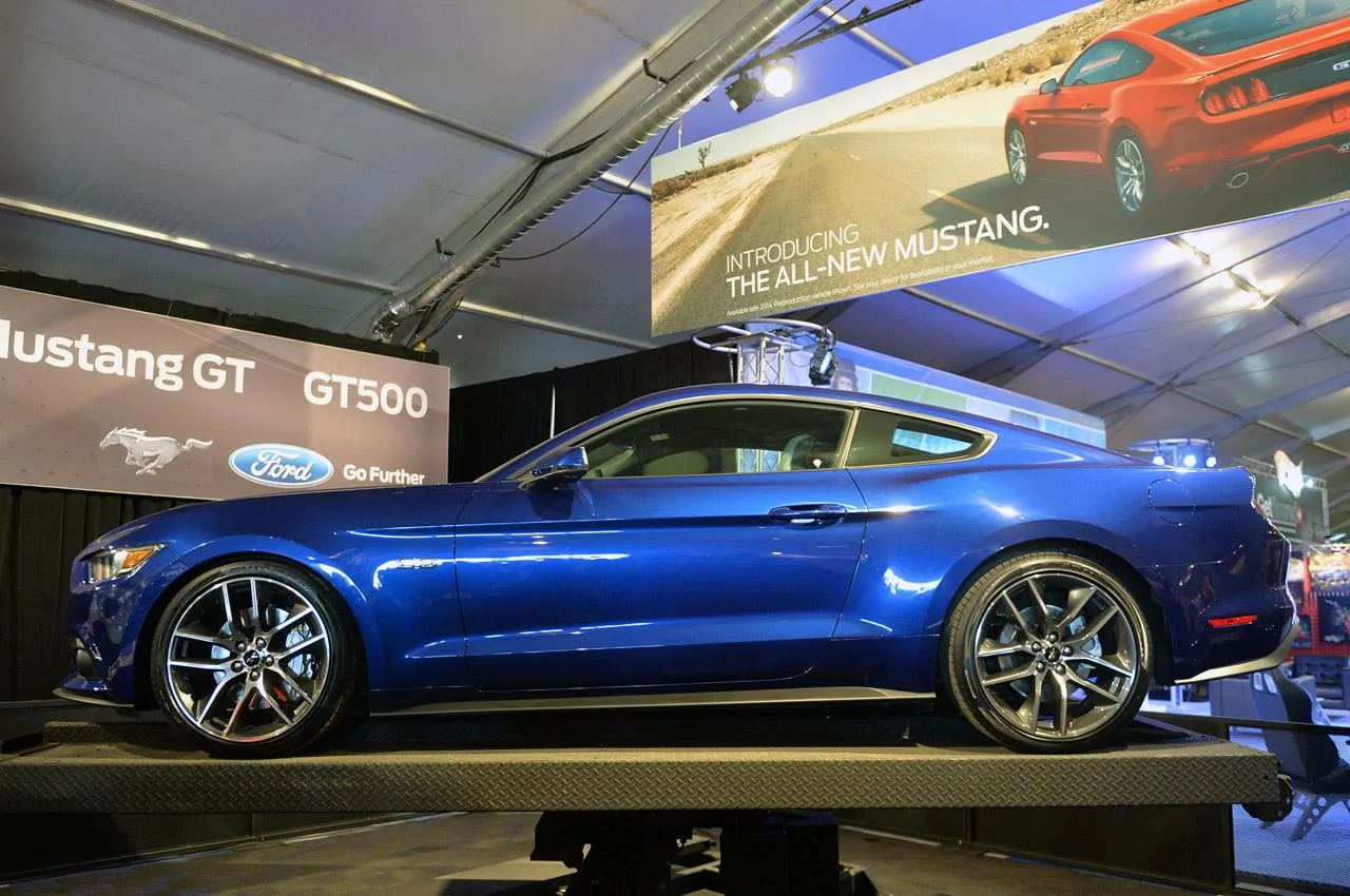 10-2015-mustang-deep-impact-blue.webp