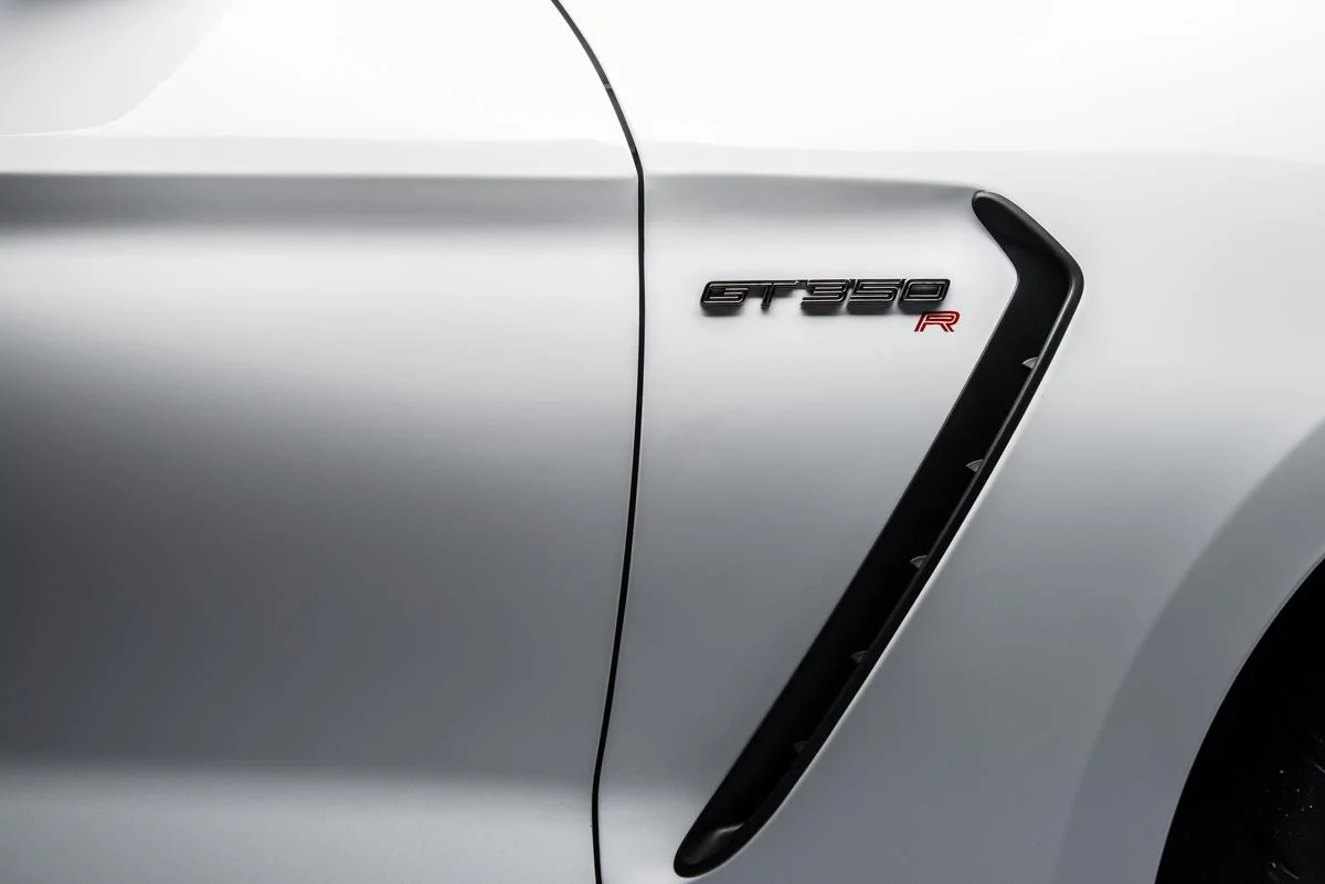15-Shelby-GT350R-34.webp