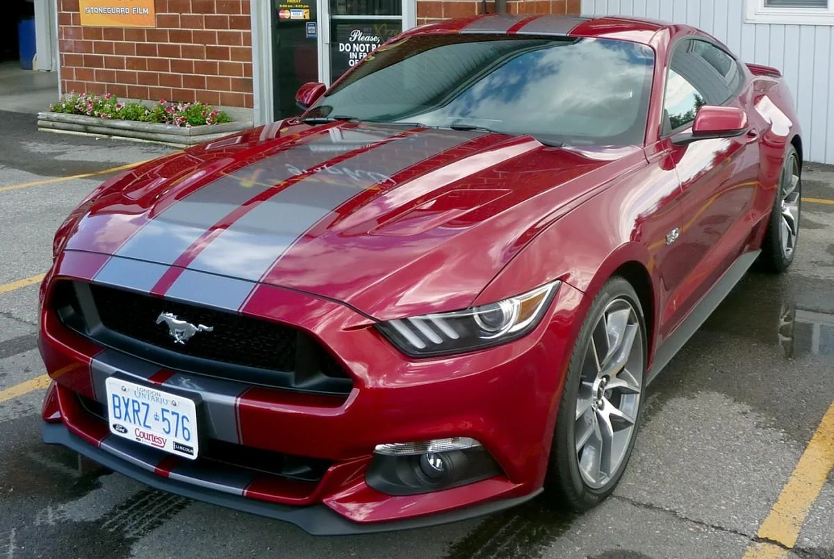 car-detail-mustang-ruby-red-stripes.webp