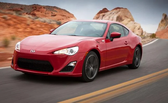 2013-Scion-FR-S-Firestorm-Feature-0424_rdax_646x396.webp