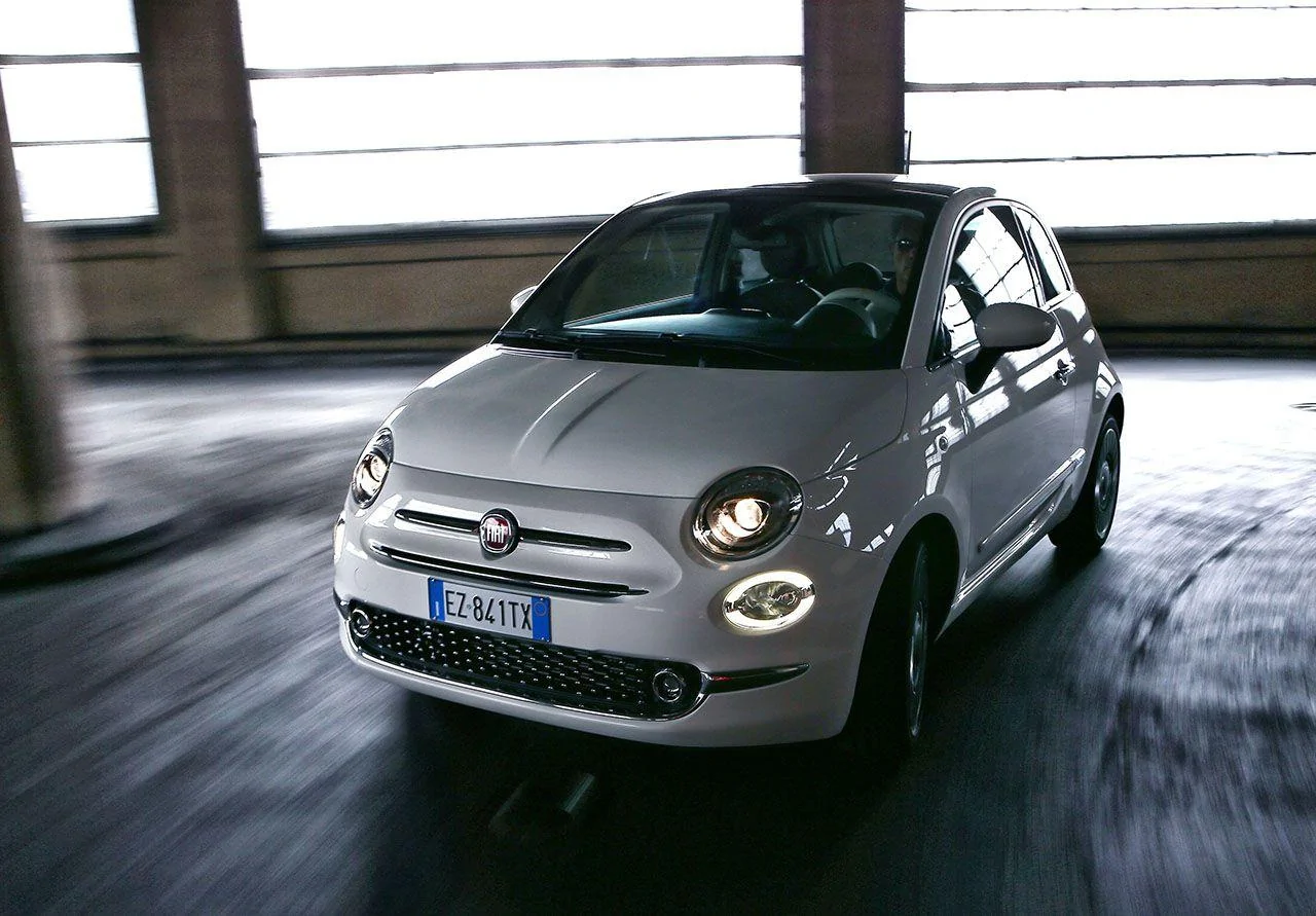 2016-Fiat-500-facelift-front-with-LED-DRLs-unveiled.webp