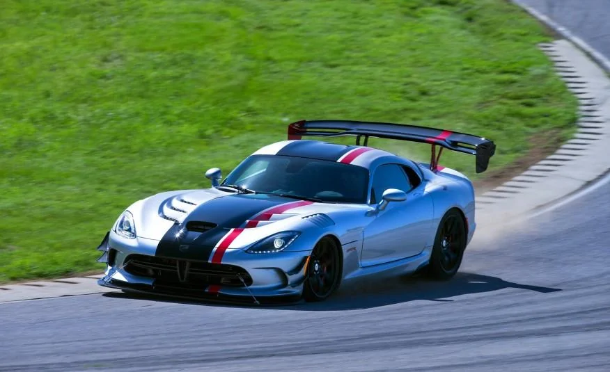 2016-Dodge-Viper-ACR-106-876x535.webp