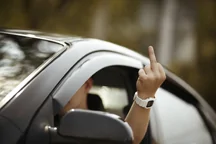 middle-finger-car-WEB.webp
