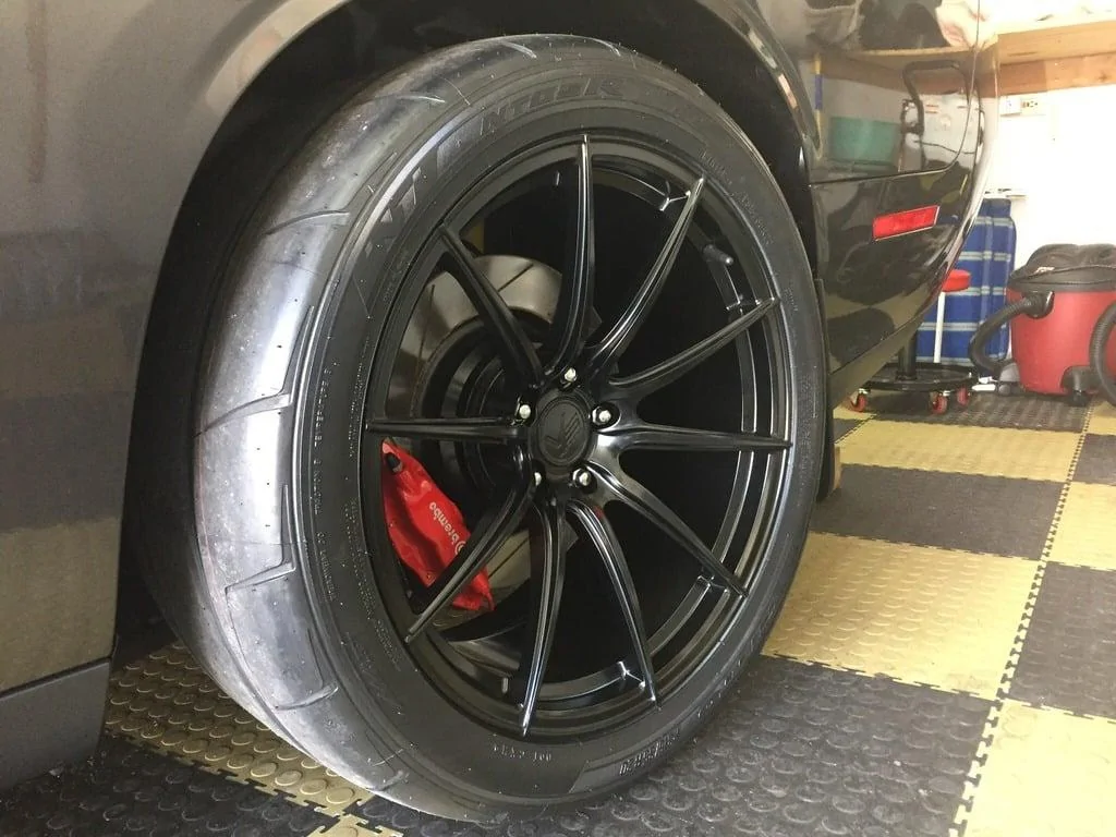 dodge-challanger-vs-forged-vs01-matte-black-concave-wheels-1.webp