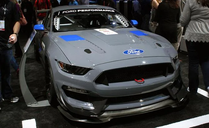 Ford-Mustang-GT4-at-SEMA-2016-01.webp