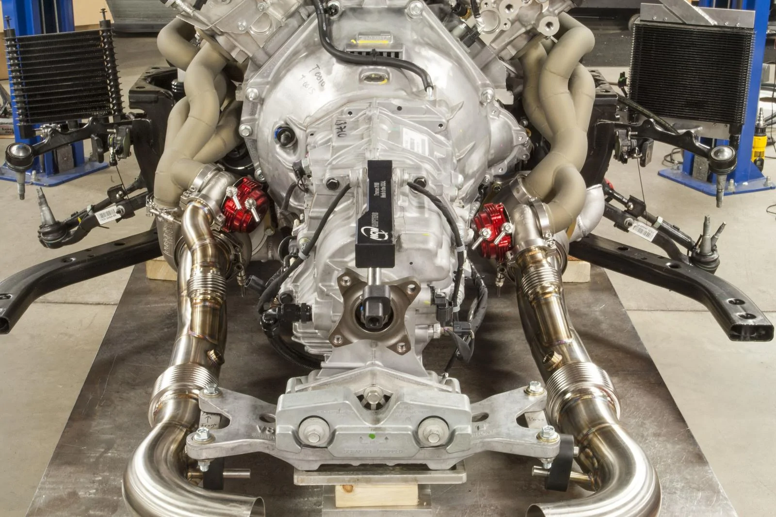 GT350-Full-Engine-Shot.webp