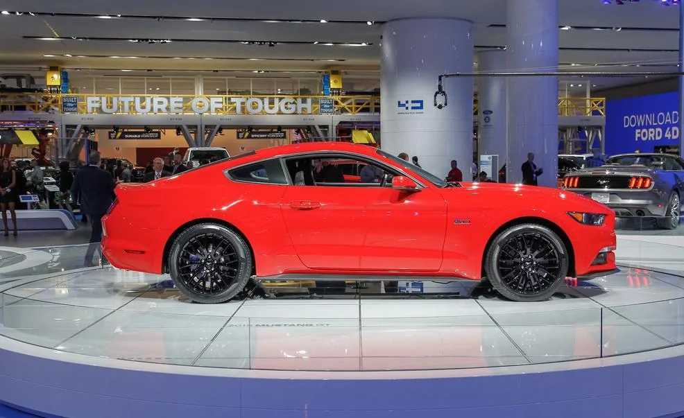 2015-ford-mustang-gt-photo-565300-s-986x603.webp