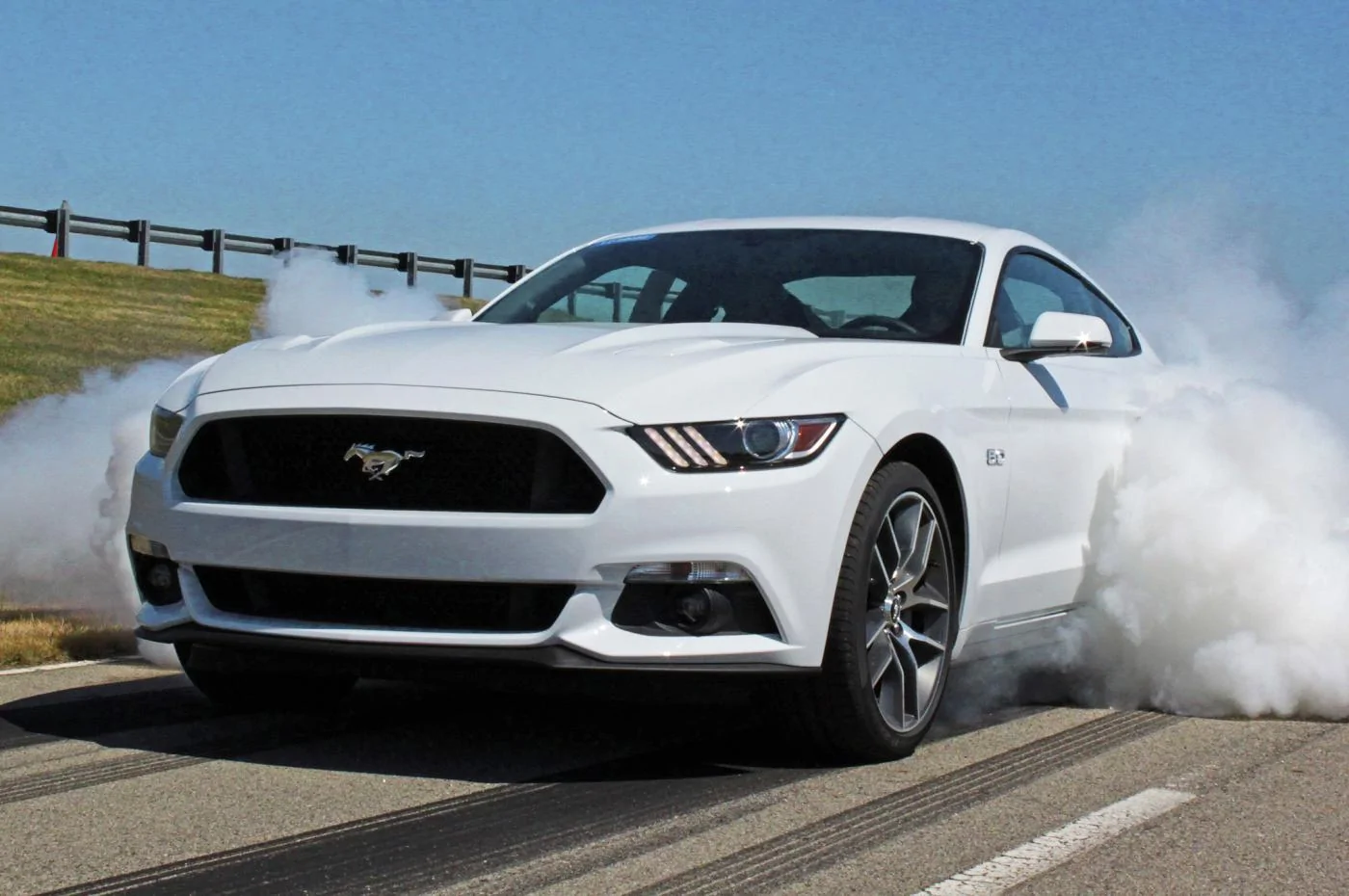 2015-ford-mustang-gt-line-lock-burnout.webp