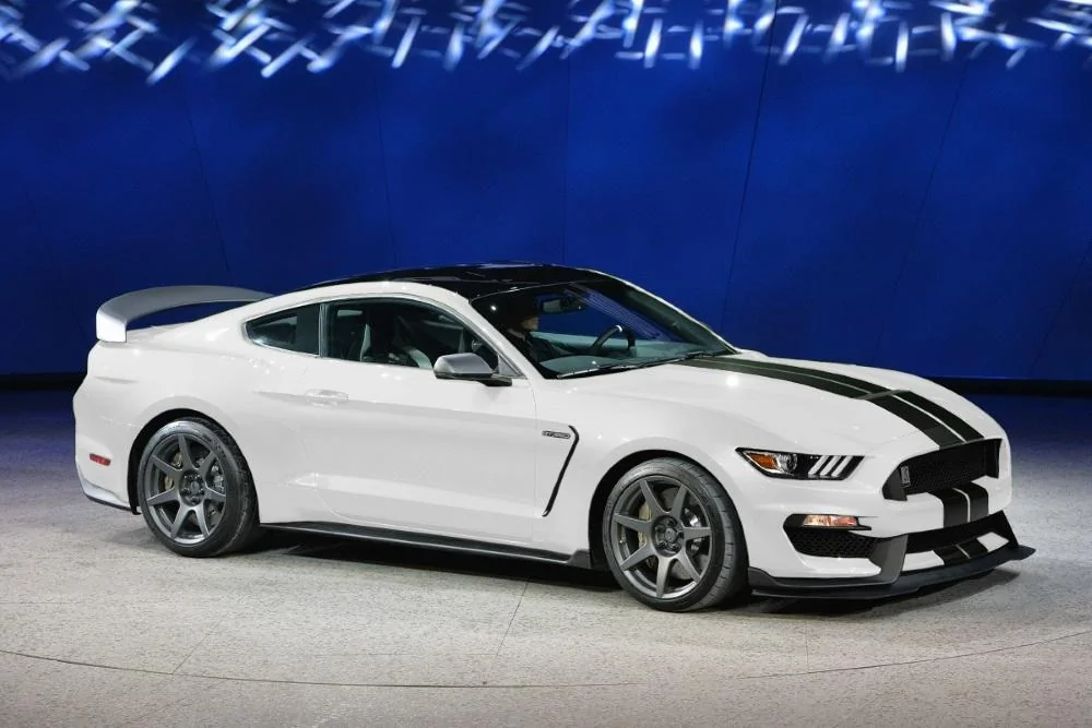 white%20gtr.webp