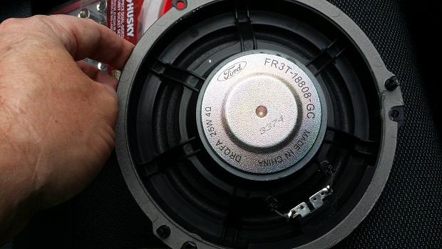 the rear speaker magnet.jpg