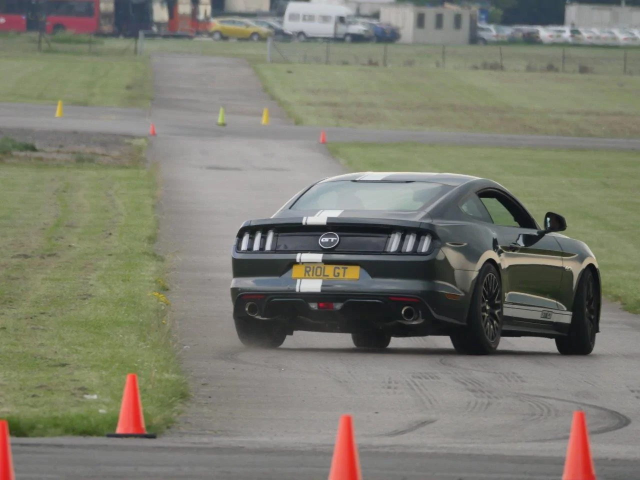 BEE-GT101Lee1.webp