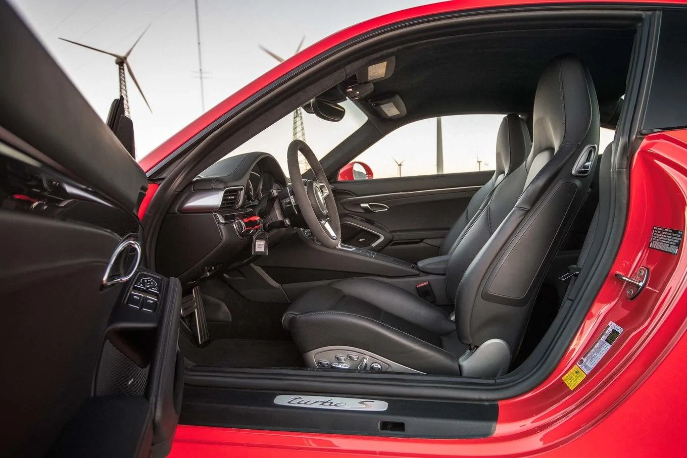 2017-Porsche-911-Turbo-S-front-interior-view.webp