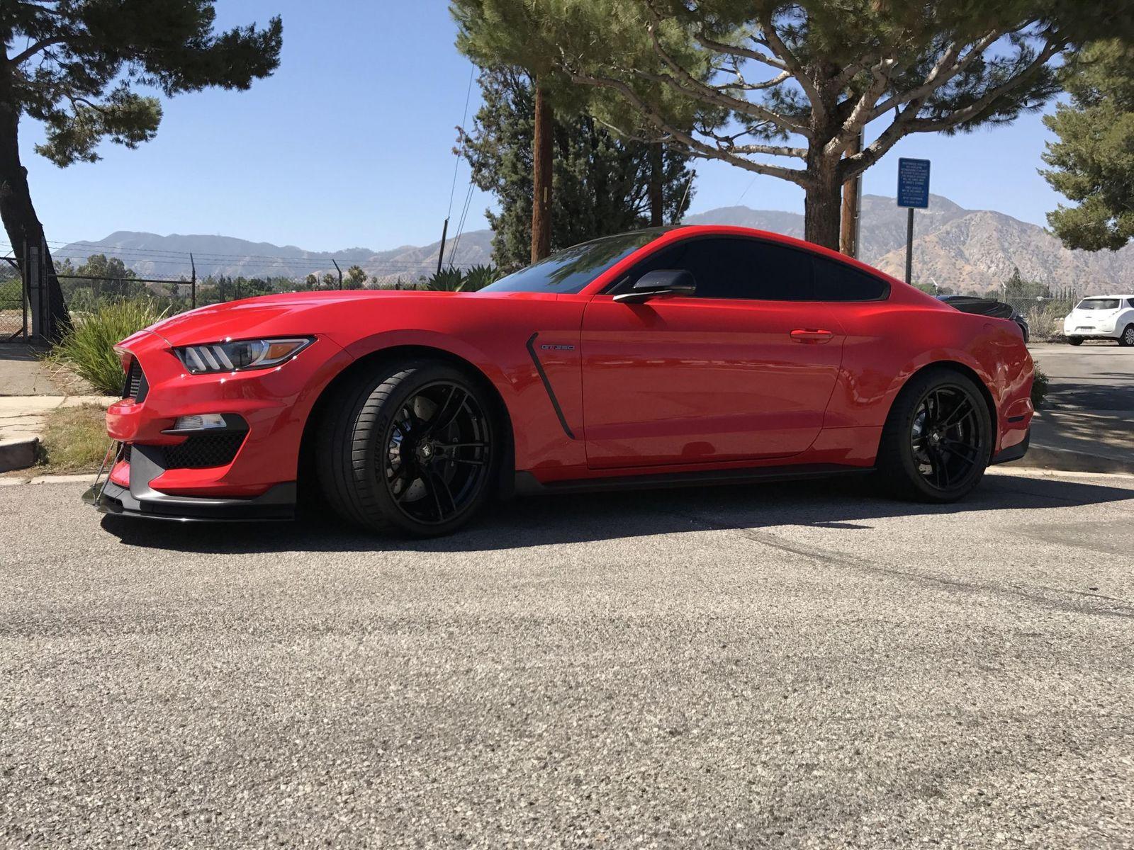 rd-mustang-shelby-gt350-tech-pack-track-pack-p51-concave-rotory-forged-gloss-black-r-spec-wheels.jpg