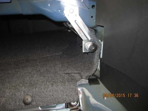 Key behind Rr seat-600.webp