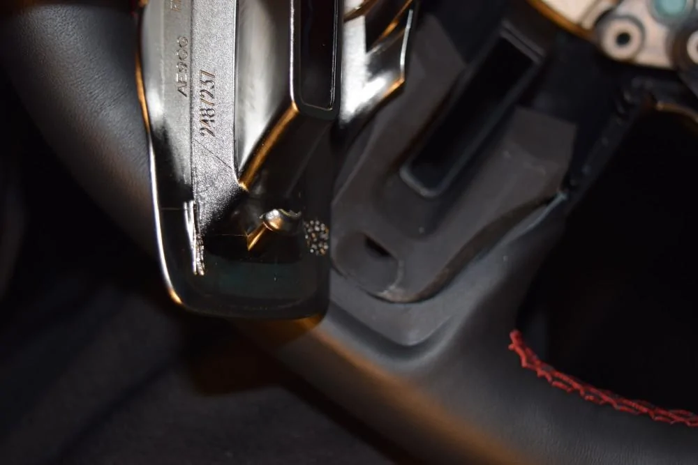 DCTMS_GT350_R_Steering_Wheel_4.webp