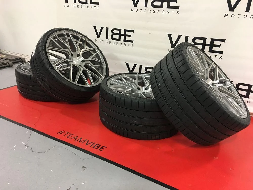 80-rohana_rfx10_brush_titanium_20x10_20x11_michelin_06_51cb29ee52864590e03ab272eb2eff4e65aa5bac.webp