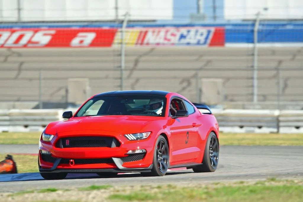 Project-6GR-Shelby-GT350-19x11-01.webp
