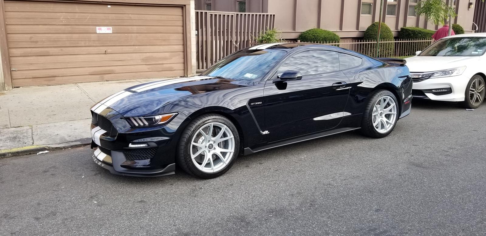 w-black-ford-mustang-shelby-gt350-forgestar-cf5v-brilliant-silver-concave-rotory-forged-wheels-1.jpg