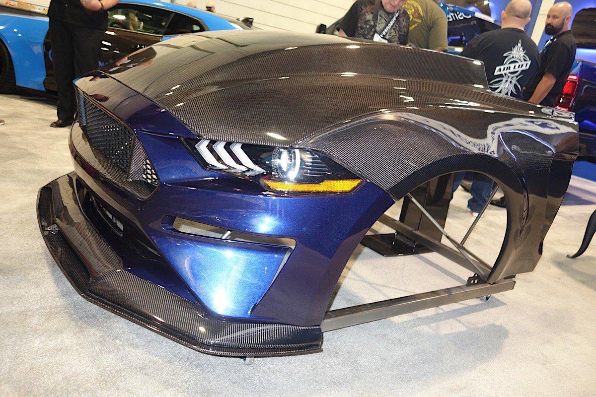 sema-2017-anderson-composites-debuts-2018-mustang-components-0012.jpg