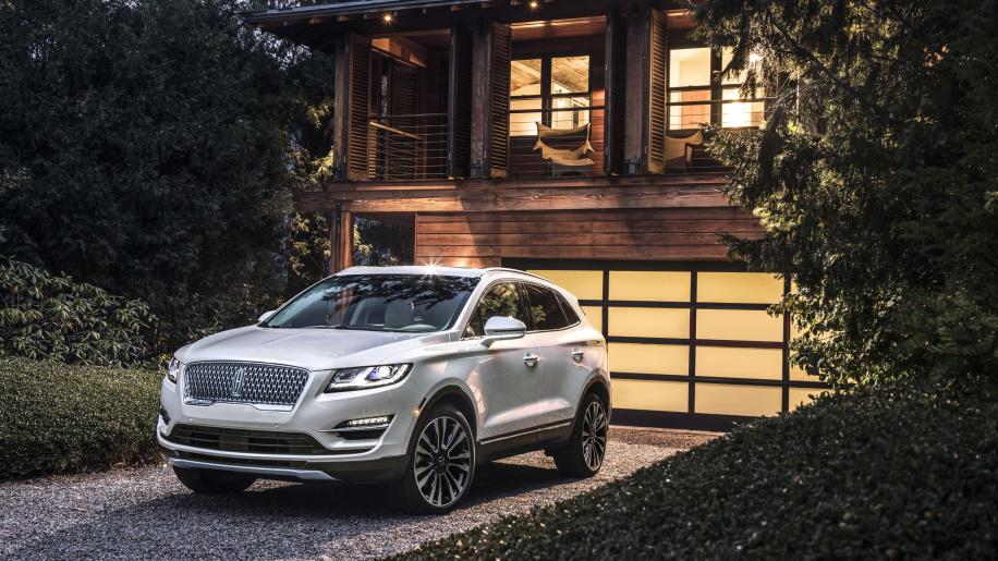 19lincoln-mkc-01-hr-1.jpg