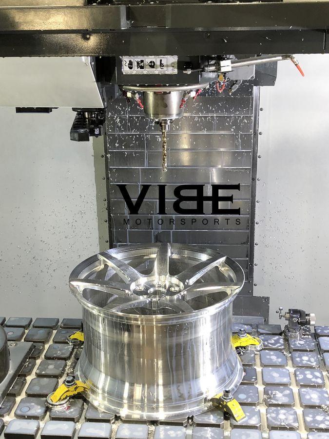 80-forged_7spoke_wheel_vibemotorsports_19x11_5_04987a89c9c5bb14c92a3e2e2e6cb5d4cd281209.jpg