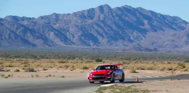 carbon-revolutions-carbon-fiber-wheels-true-gains-at-the-track-0030-640x317.webp