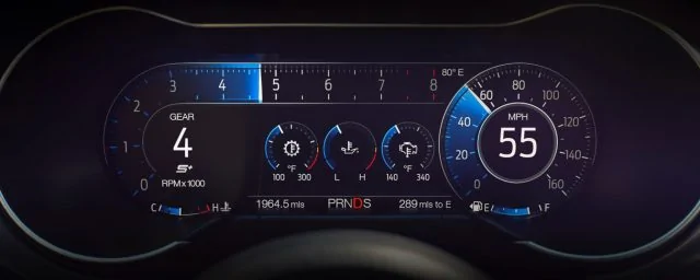 New-Ford-Mustang-12-inch-LCD-digital-instrument-cluster-in-Sport-View-640x256.webp