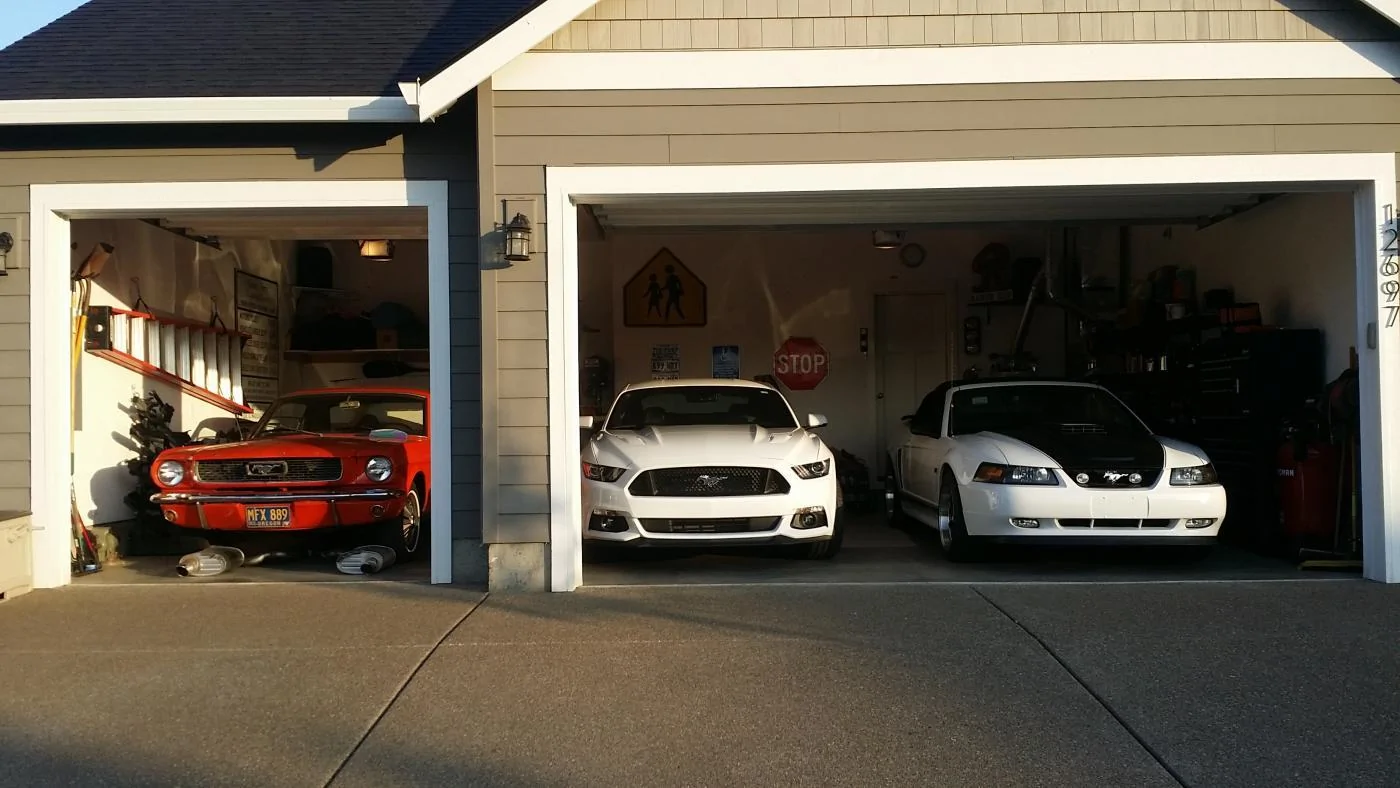 mustang garage.webp