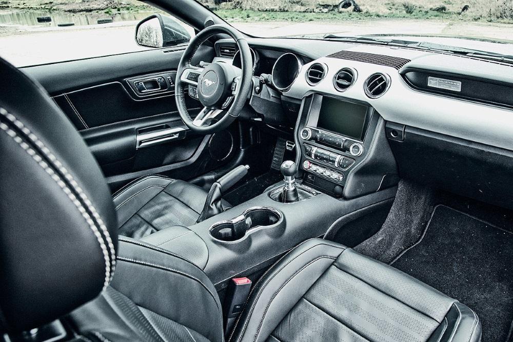 Ford-Mustang-1200x800-9d8939bb8e48992e.jpg