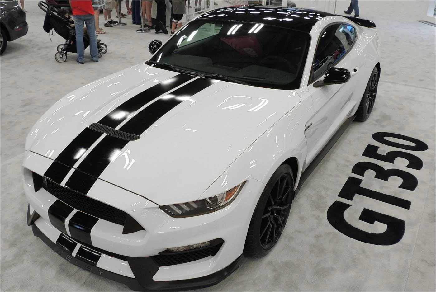 gt350-white111.webp