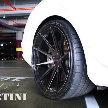 vertini-rf1.3-gloss-black-machined-dark-tinted-face-concave-rotory-forged-wheels.webp