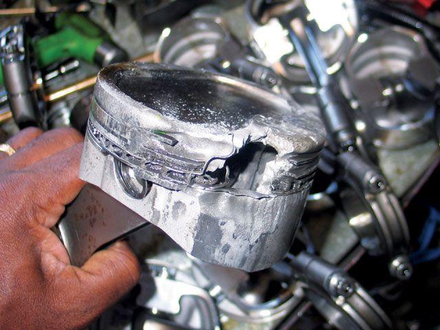 m5lp_0801_01_z%2Bmustang_lx_project_car%2Bmelted_and_ventilated_piston.jpg