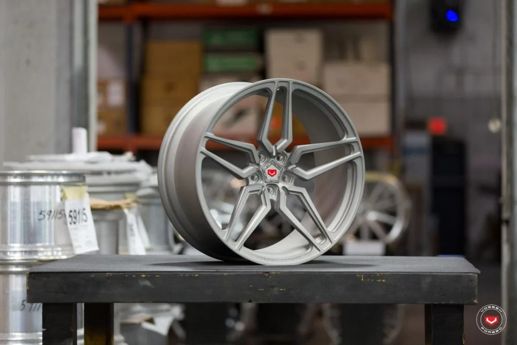 Vossen-Forged-M-X1-Wheel-C06-Space-Grey-M-X-Series-%C2%A9-Vossen-Wheels-2018-1006-1047x698.webp