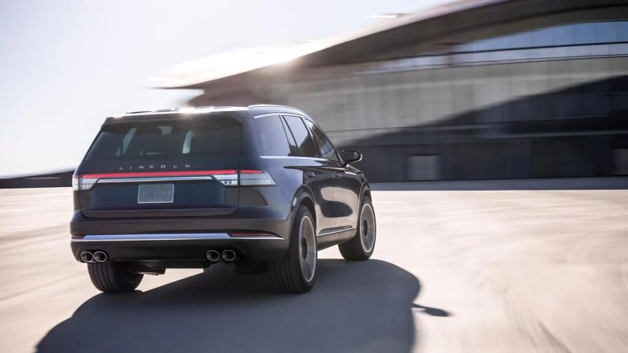 lincoln-aviator-8-1.webp