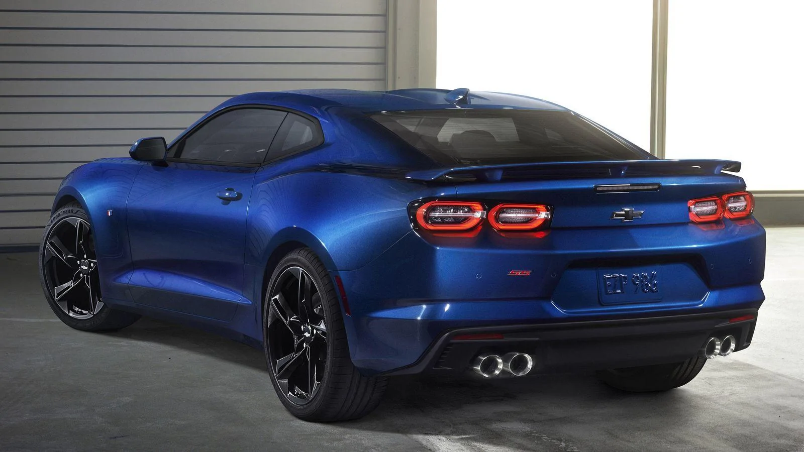 2019-chevrolet-camaross-003.webp