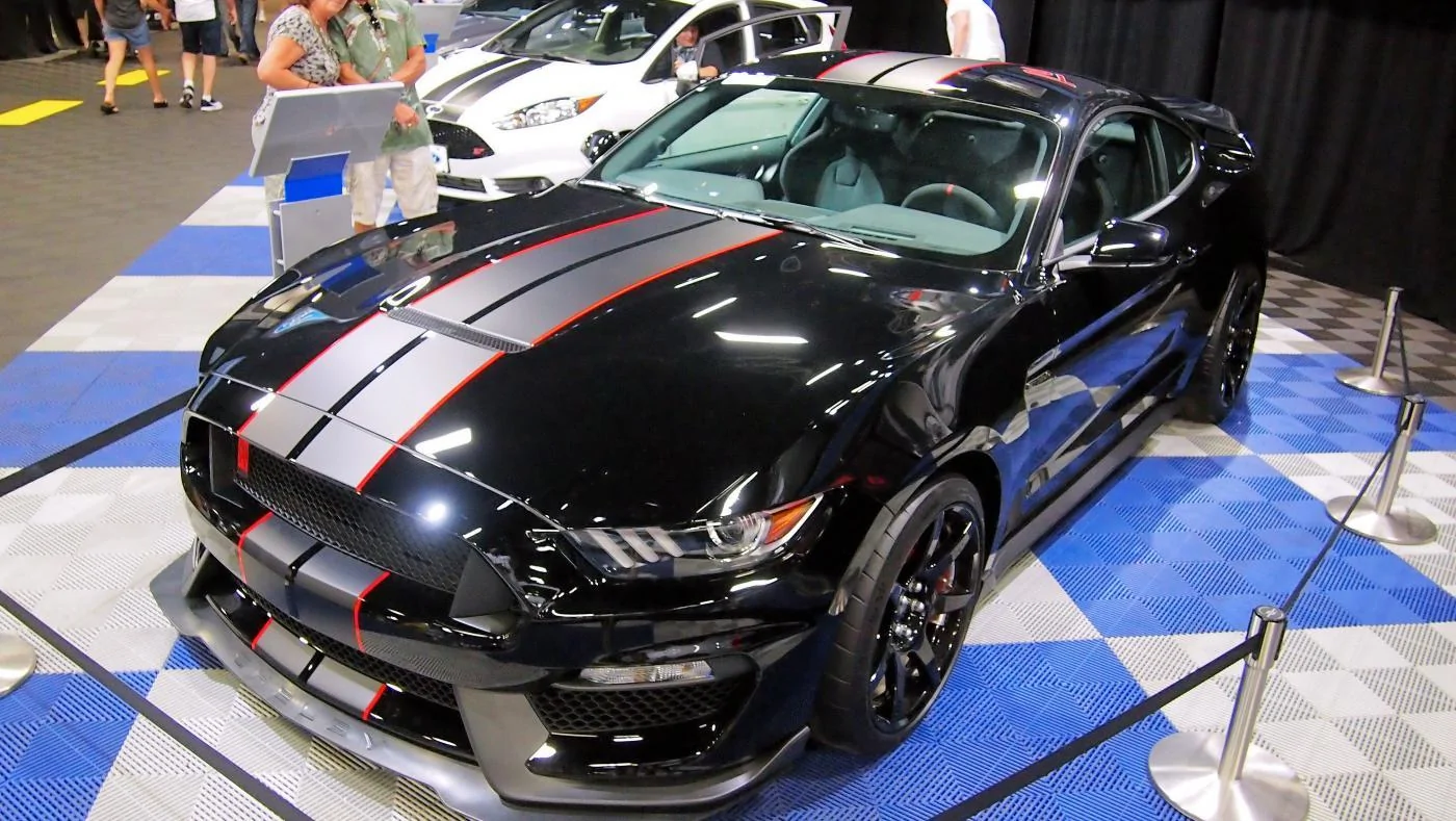 gt350r-bblk2a5_o.webp