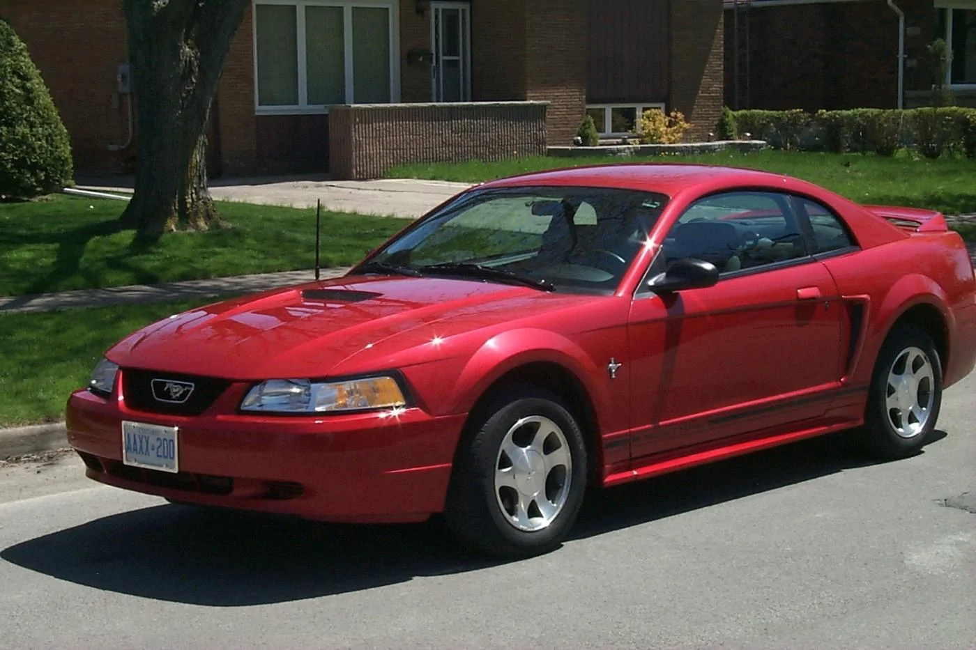 2000 Mustang V6.webp