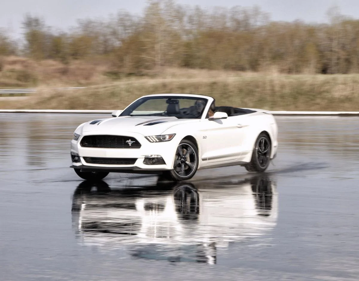 2016-ford-mustang-11_1200.webp