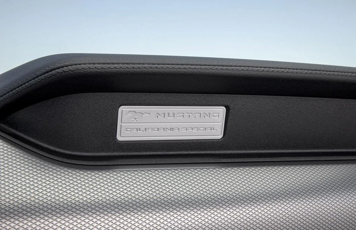 2016-ford-mustang-15_1200.webp
