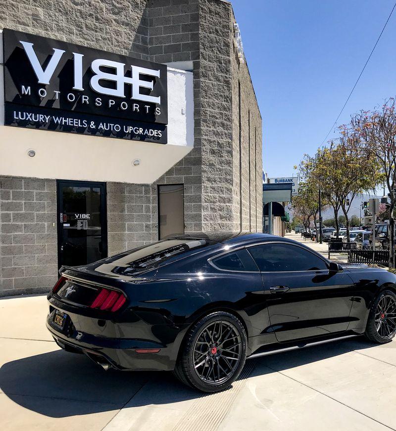 0-ford_mustang_gt_vorsteiner_vff_107_carbon_graphite_01_ab607c98679c20b8c124b33b508ebee21fd6a9c4.jpg