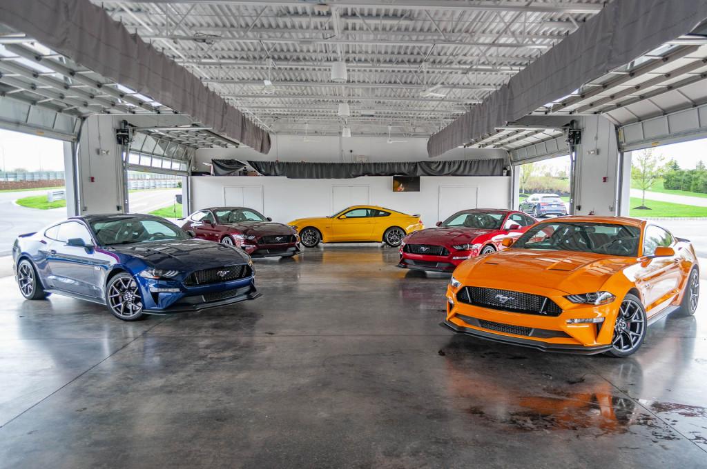 2018-ford-mustang_100652328_l.jpg