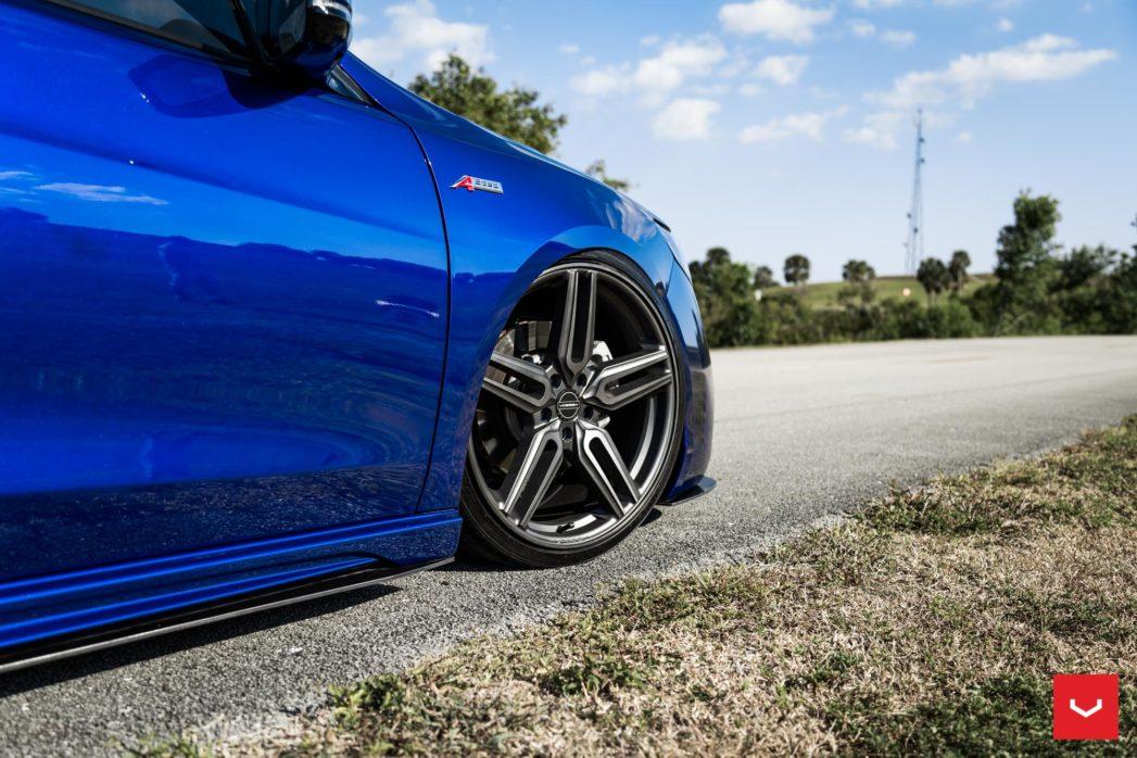 Acura-TLX-Hybrid-Forged-HF-1-%C2%A9-Vossen-Wheels-2018-1011-1047x698.jpg