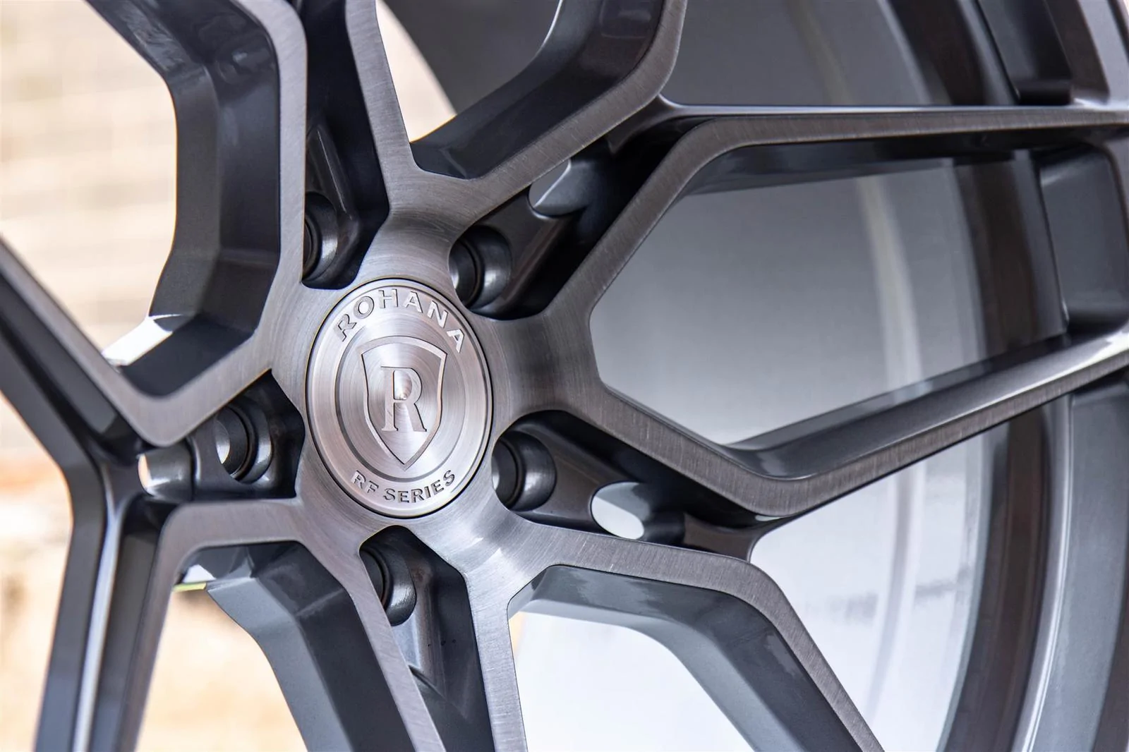 rohana-rfx11-brushed-titanium-rotory-forged-concave-wheels-1.webp