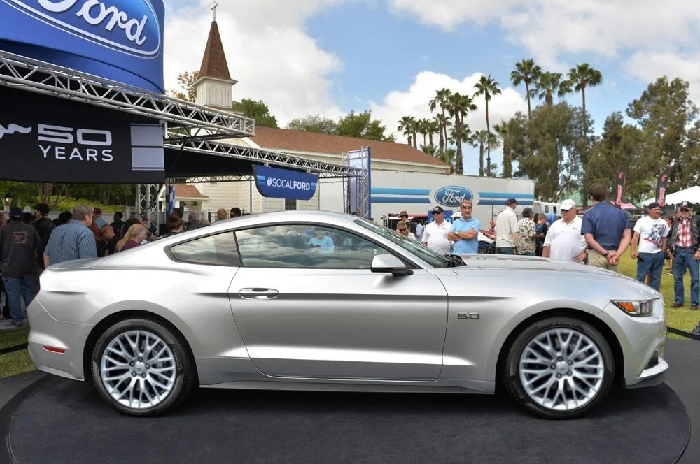 09-2015-ford-mustang-ingot-silver.webp
