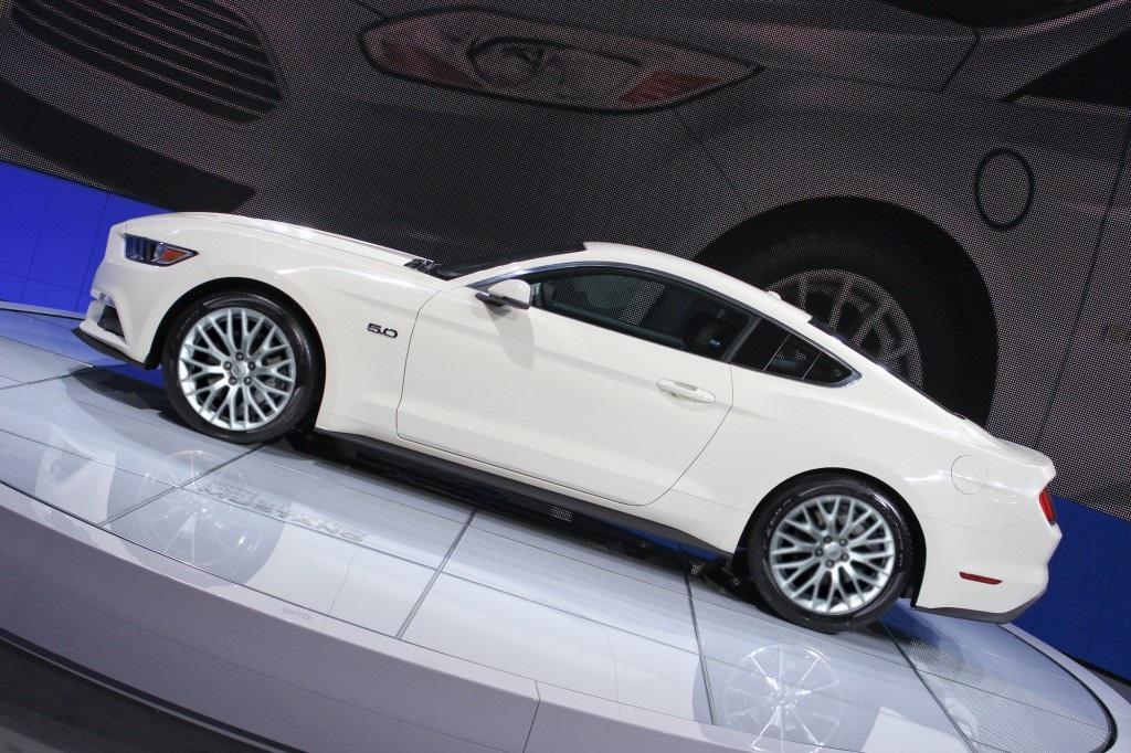 2015-ford-mustang-50-year-limited-edition-2014-new-york-auto-show_100464198_l.jpg