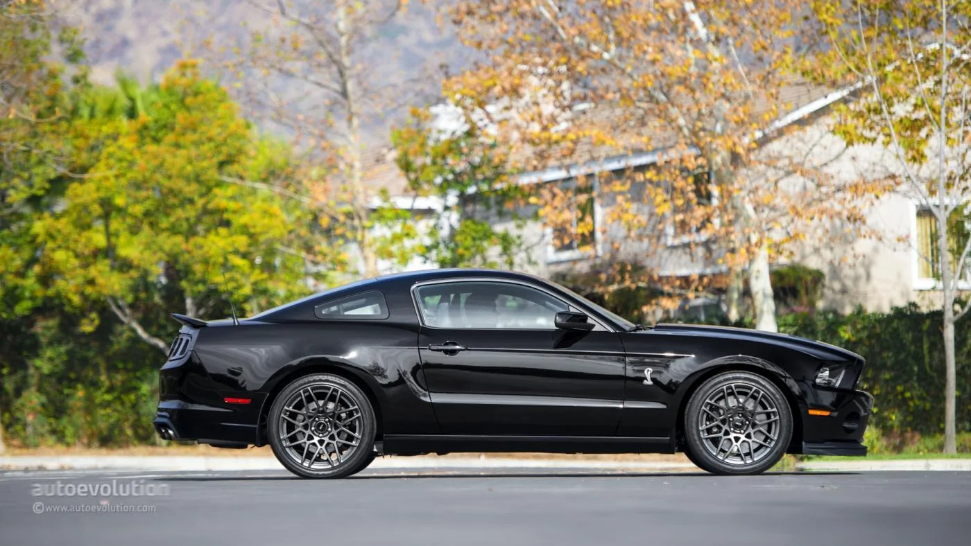 ford-mustang-shelby-gt500-review-2014_49.webp