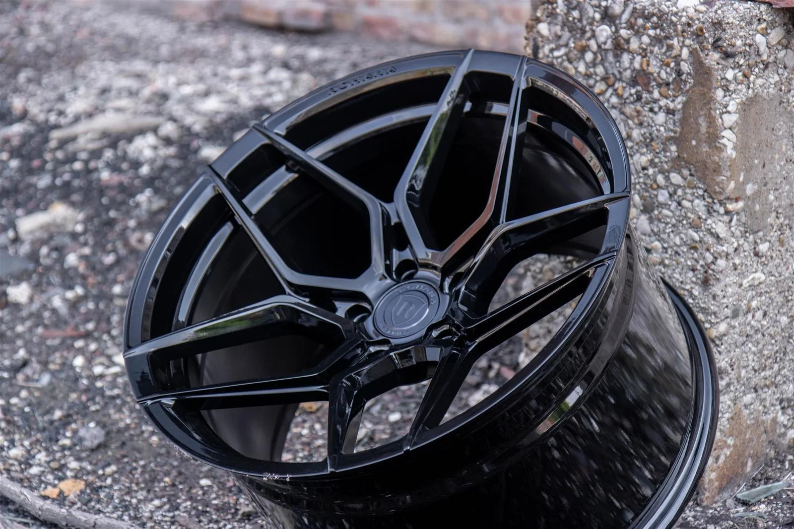 rohana-rfx11-gloss-black-rotory-forged-concave-wheels-1.webp