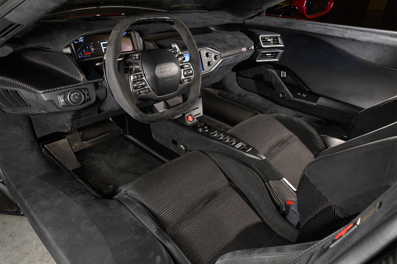 2017-Ford-GT-interior-overview.jpg