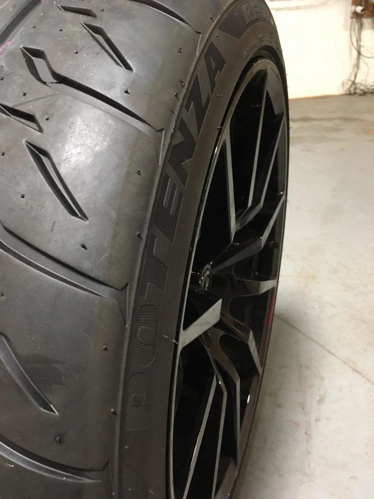 Bridgestone R519 Fitment Pictures: Bridgestone RE-71R 285/35-19 on 19x11