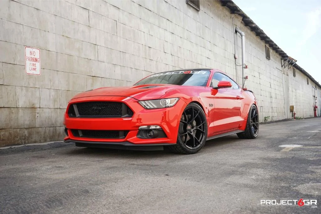 project-6gr-10-ten-race-red-mustang-gt-gloss-black-wheels-08.webp